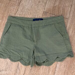 NWT Olive green linen short. Size is M. Cute hem detail.